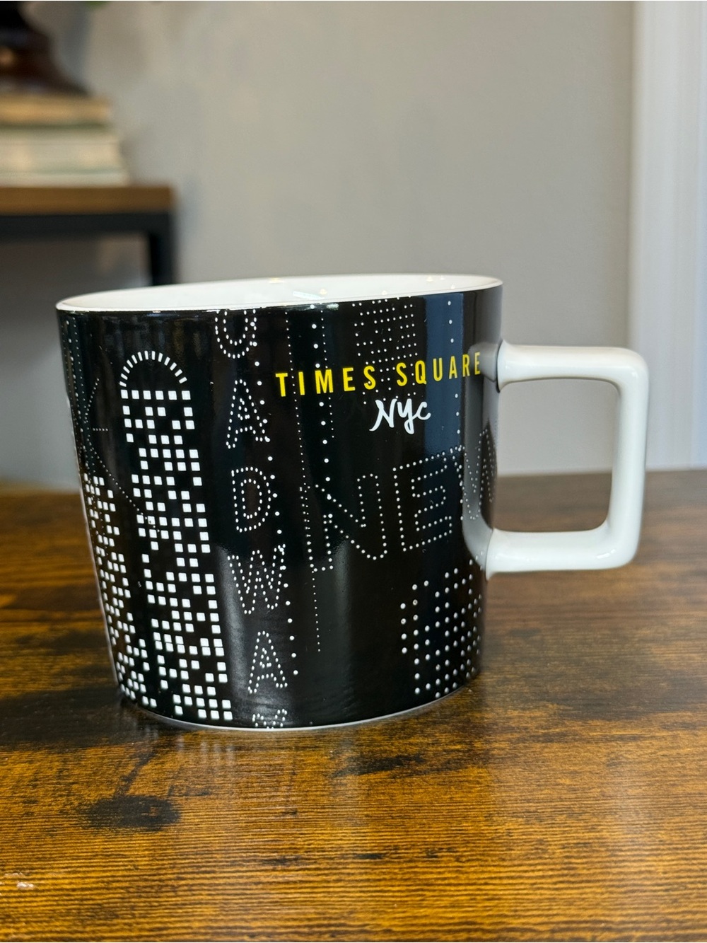 Starbucks Times Square NYC Mug 2019 New York City 14 oz Black White Collector